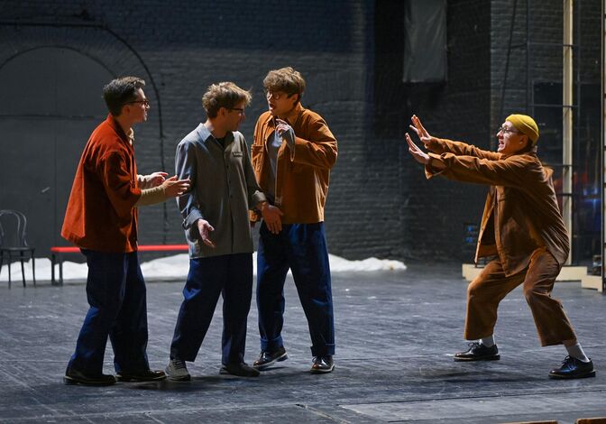 Самый лучший мальчик. Зачем Омской драме четыре актёра на одну роль