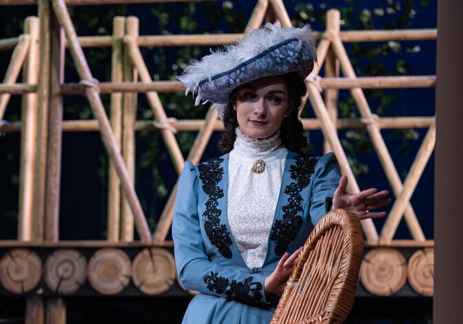 Фестиваль "Его величество Театр" завершился спектаклем по вековой пьесе Фестиваль "Его величество Театр" завершился спектаклем по вековой пьесе