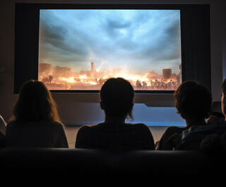 Трудный выбор и любовный четырёхугольник: в Омске пройдут бесплатные показы фильмов 18+