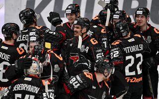 Дубль Прохоркина принёс "Авангарду" решающую победу в серии с "Нефтехимиком"