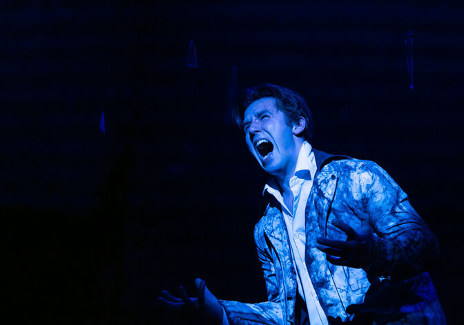 Унижение рождает чудовище: осколки души Смердякова на сцене ЧАТа