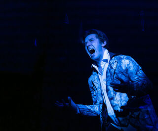 Унижение рождает чудовище: осколки души Смердякова на сцене ЧАТа