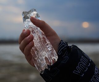 Не ледоход, но смотреть уже можно. Как Иртыш "смывает зиму"