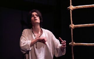 Магия дудука, семейность и пепельное сердце. Приключения и откровения грузинского подростка на сцене ЧАТа