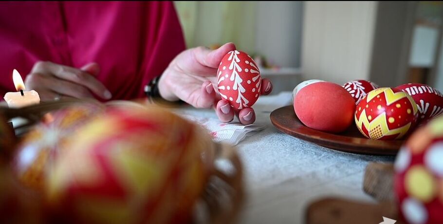 Тычковая роспись: создаём фактурные узоры на пасхальных яйцах