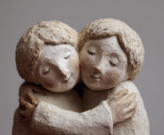 Контрастный душ искусства, объятия против стресса, волочёбные песни: куда сходить в Омске в выходные