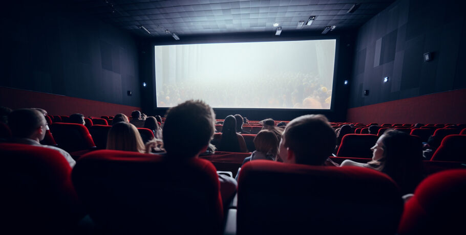 У монстра Франкенштейна появилась подружка, а Никита Ефремов пытается подружиться с оленеводами. Смотрим кино дома