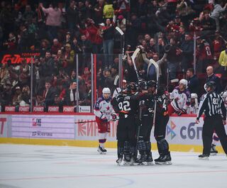 "Авангард" выиграл обе домашние игры у ЦСКА