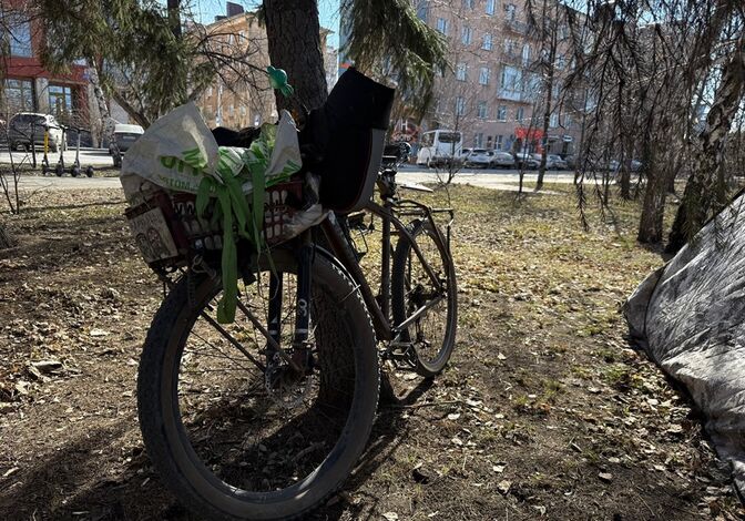 Из Таксимо в Питер. "Отчаянный велогитарист" остановился в Омске во время большого путешествия по России Из Таксимо в Питер. "Отчаянный велогитарист" остановился в Омске во время большого путешествия по России