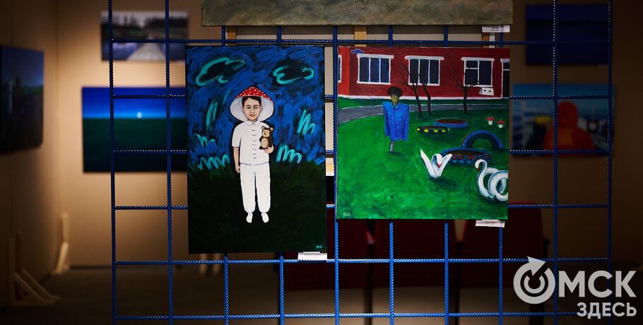 От "Я узнаю это место" до "Что здесь происходит?" Разбираем эстетику бытования и сибирский сюр в работах Дениса Русакова