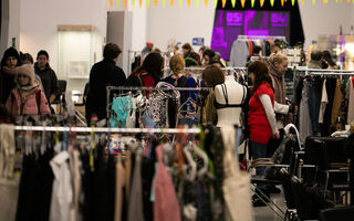 Поделиться, а не выбросить: фестиваль "Гаражка" поможет омичам расхламиться