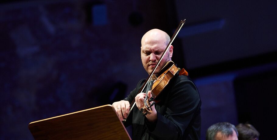 Миры Грига и балет Стравинского. Член жюри конкурса имени В. Я. Шпета вернулся в Омск с концертом