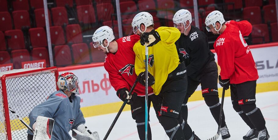 "Это серьёзный вызов, но мы вызовы любим". Омский "Авангард" вышел на лёд после паузы