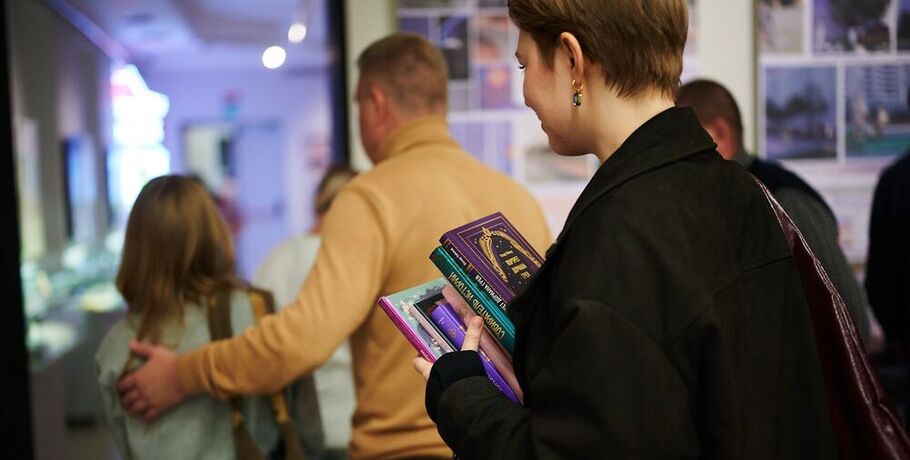 Шуршание страниц и магия слов. Омск в ожидании книжной гаражки