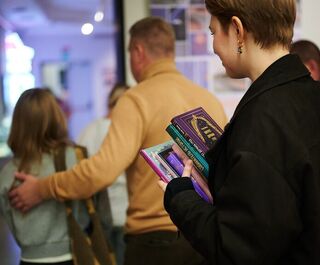 Шуршание страниц и магия слов. Омск в ожидании книжной гаражки