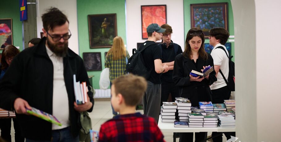 Книги как искусство: в Омске проходит гаражка МИФа