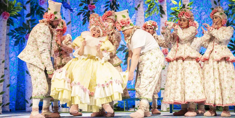Обманчивые розы и крепостная доля. Зефирная "Барышня-крестьянка" на омской сцене