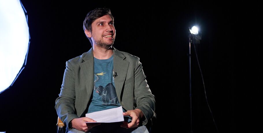"Читателя невозможно обмануть". Интервью о жизненной прозе с Романом Анисимовым