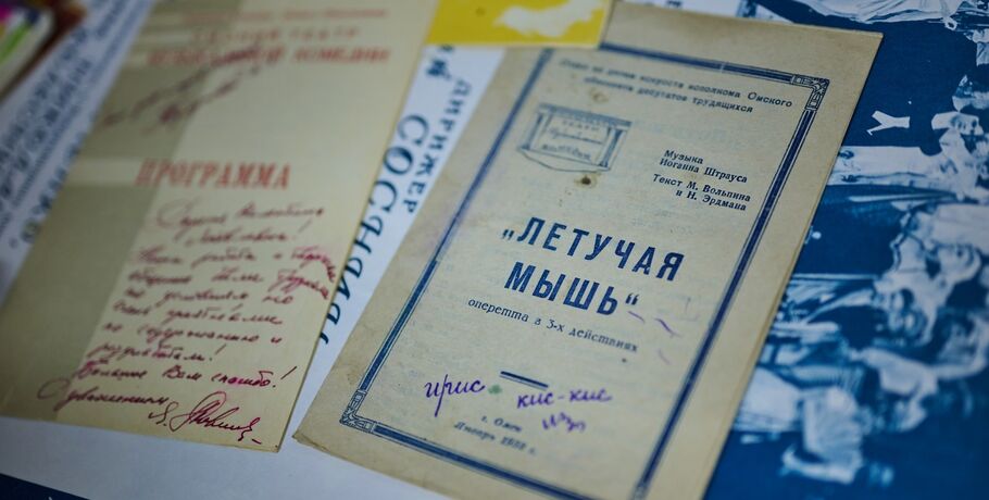 "20 минут сидим на диване и нагло лжём". Изучаем размах крыльев новой "Летучей мыши"