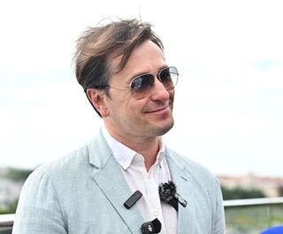 "Театр - это не сфера услуг, он для души": Сергей Безруков о "живом" искусстве