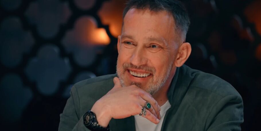 "Слушайте сердце". Победитель "Битвы экстрасенсов" о связи с Омском, семейной жизни, новом ТВ-шоу и магии