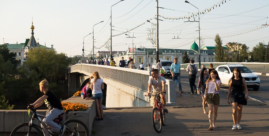 Звуки города, бумажная архитектура, путеводитель киномана: чем заняться в выходные в Омске