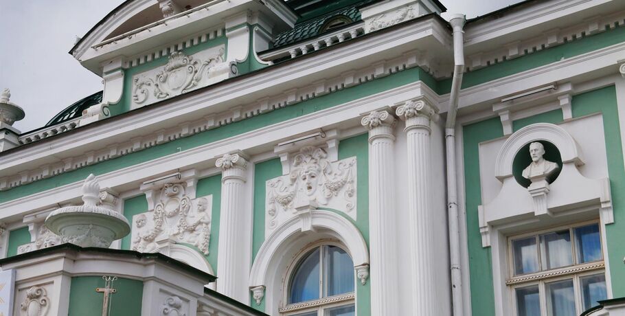 Открыточные виды Омской драмы отреставрируют за 63,7 млн рублей