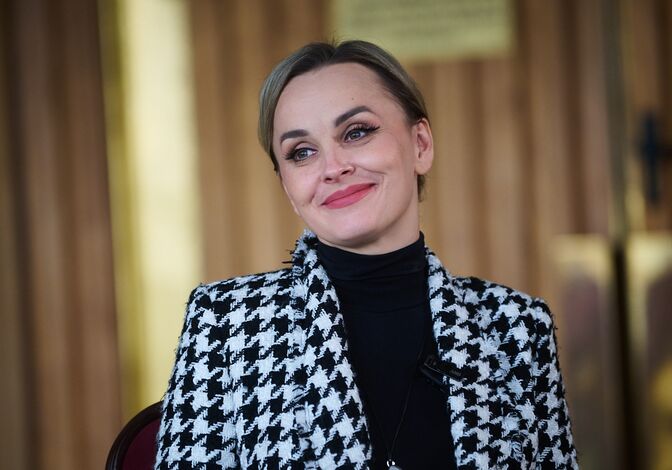"Слушайте, впитывайте и перенимайте этот опыт". Наталия Быстрова о "творческом безумии" мюзикла "Слушайте, впитывайте и перенимайте этот опыт". Наталия Быстрова о "творческом безумии" мюзикла