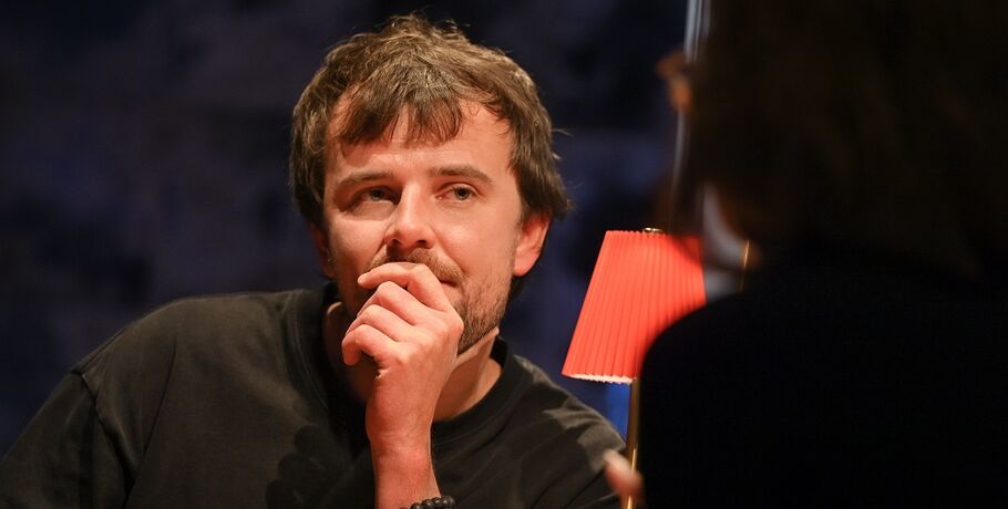 Сорвать штамп негодяя? Актёр Игорь Костин о шекспировском уровне страсти в омской "Утиной охоте"