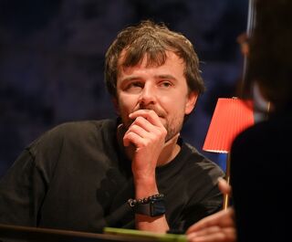 Сорвать штамп негодяя? Актёр Игорь Костин о шекспировском уровне страсти в омской "Утиной охоте"