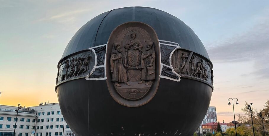 Появились ответы. У нового шара на пл. Бухгольца меняют защитное покрытие на "сибирское"