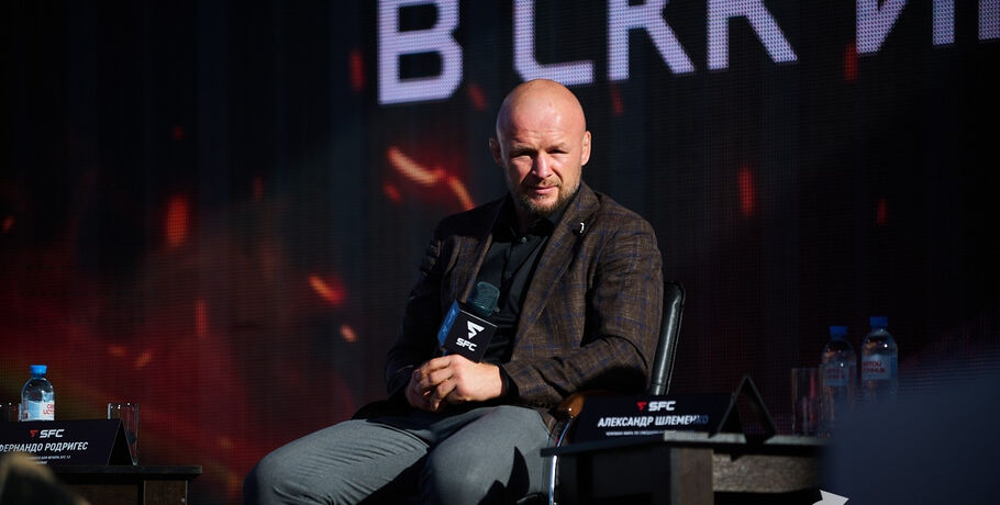 Первый блин комом. Александр Шлеменко проиграл в дебютной схватке по вольной борьбе