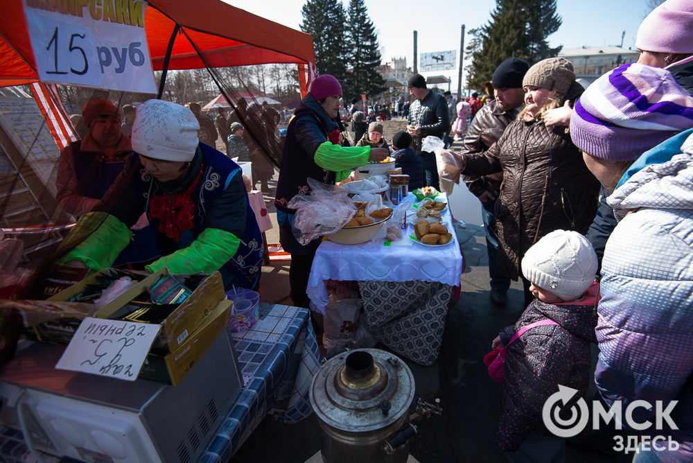 Навруз принёс в Омск весну. Подробности читайте здесь . Фото: Илья Петров