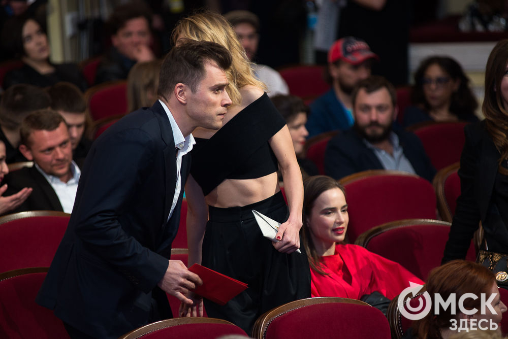 В Омске прошло торжественное закрытие фестиваля кинодебютов "Движение", на который ежегодно съезжаются звезды российского кинематографа и молодые дебютанты.
