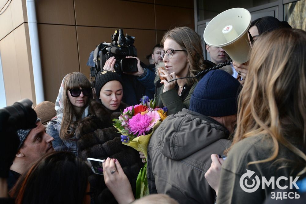 Кандидат в президенты России Ксения Собчак начала сибирскую поездку с Омска. Фото: Илья Петров.