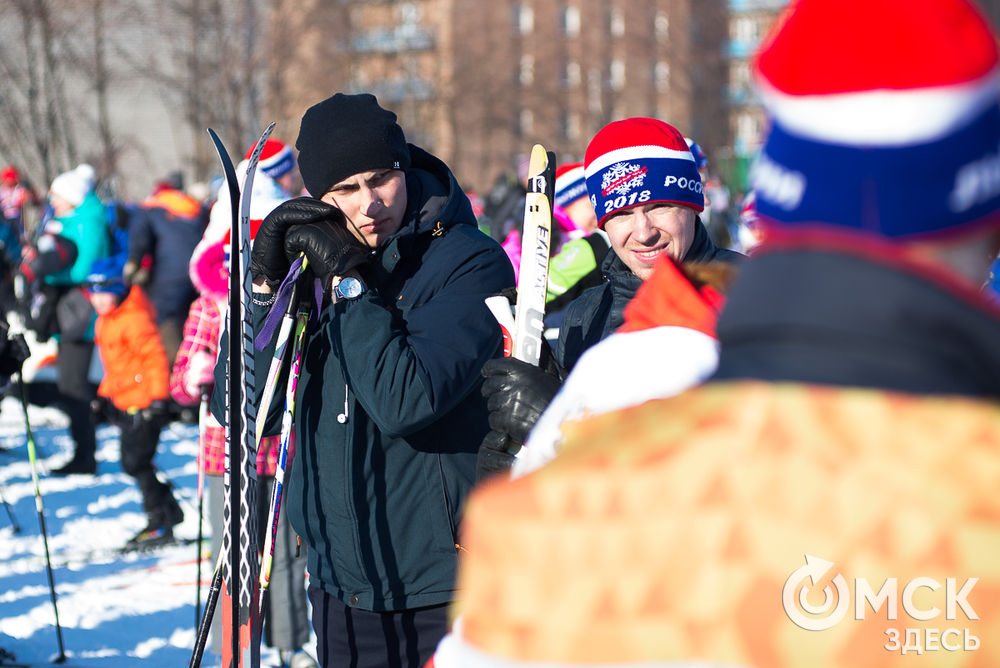 Более 8 тысяч омичей приняли участие в традиционной всероссийской гонке "Лыжня России". Фото: Илья Петров. Подробности здесь .
