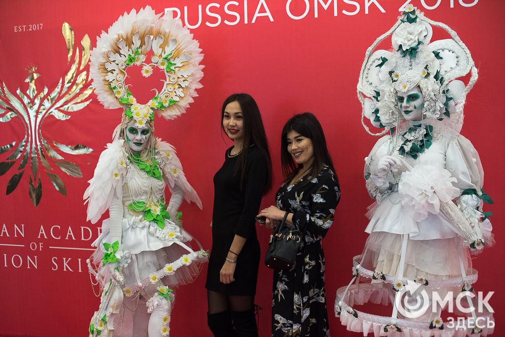 Победительницы конкурса Mrs. &amp; Ms. Earth/Omsk2018 Мария Долгополова и Анастасия Лунева будут представлять наш город в Москве на всероссийском этапе конкурса. Фото Илья Петров.