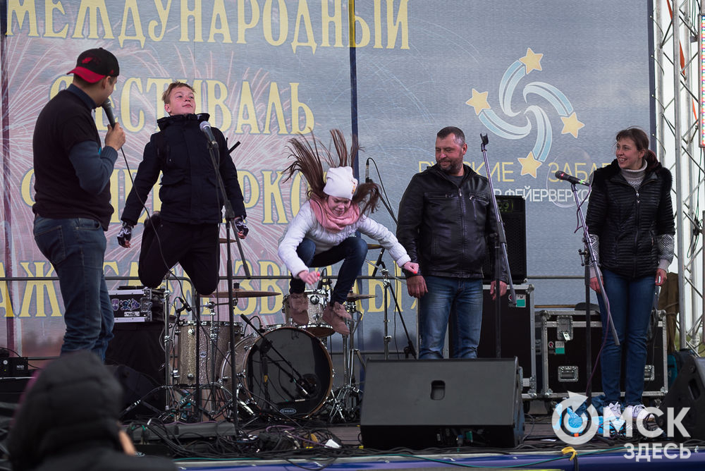 1 сентября под Омском прошёл Третий международный фестиваль фейерверков. Подробности читайте здесь . Фото: Илья Петров