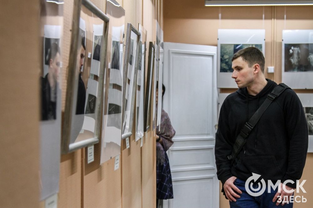 13 февраля в Омском музее просвещения открылась фотовыставка "НЕскромное обаяние портрета". Подробности читайте здесь . Фото: Екатерина Харламова 
