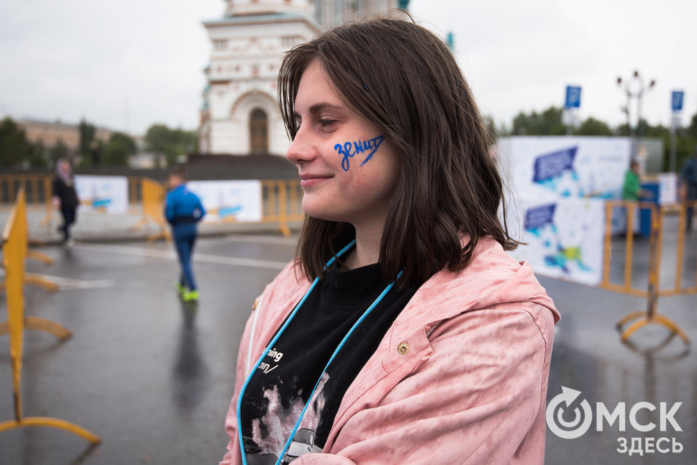 В Омске прошёл Большой фестиваль футбола. Юные омичи не только развлекались, гоняя мяч, но и могли пройти отбор в тренировочный лагерь "Зенита". Фото: Илья Петров