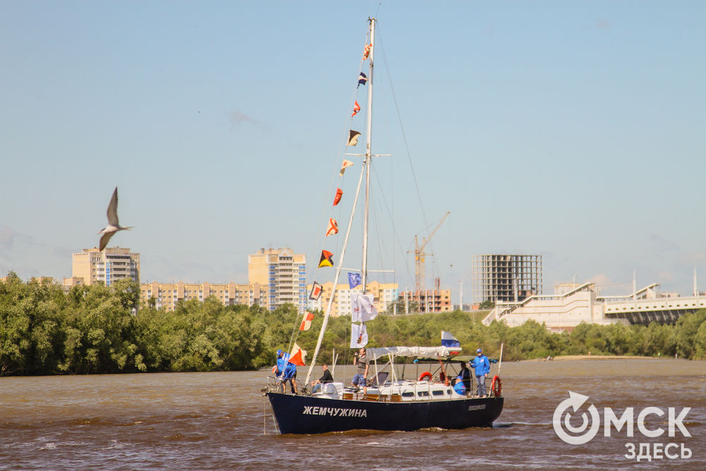 7 июля яхта "Сибирь" отправилась в кругосветку. В Омск путешественники вернутся только в октябре 2020 года. Подробности читайте здесь . Фото: Екатерина Харламова