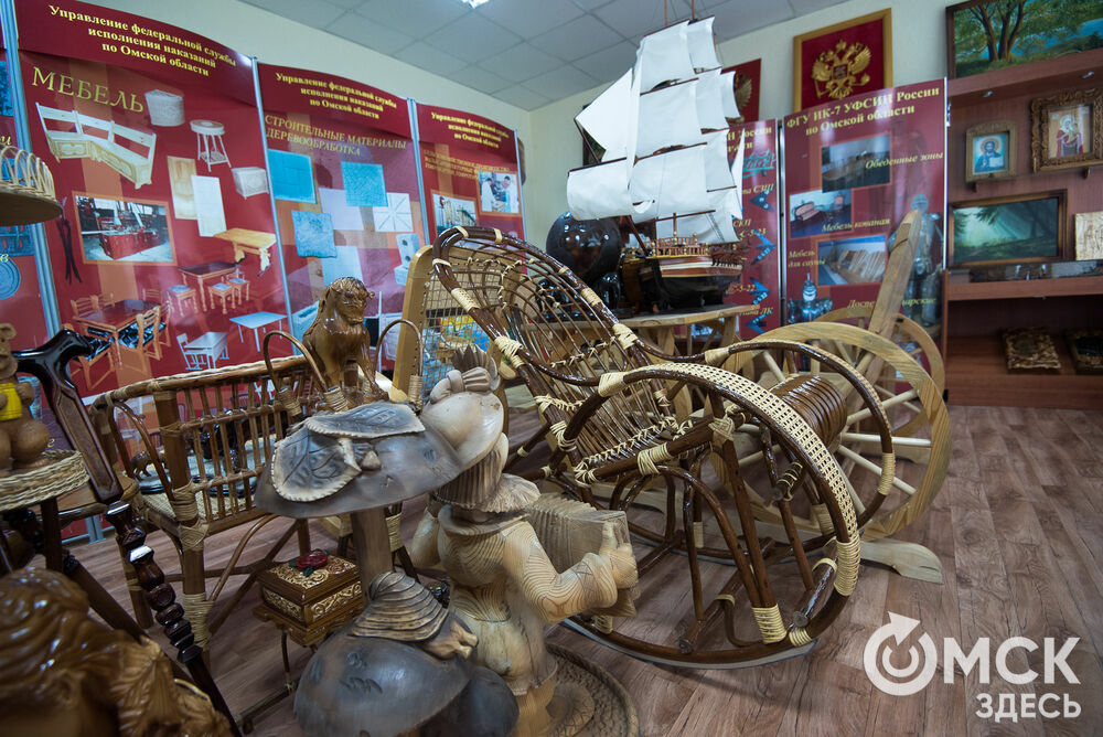 В магазине УФСИН можно будет купить оружие, сувениры и товары для дачи. Фото: Илья Петров
