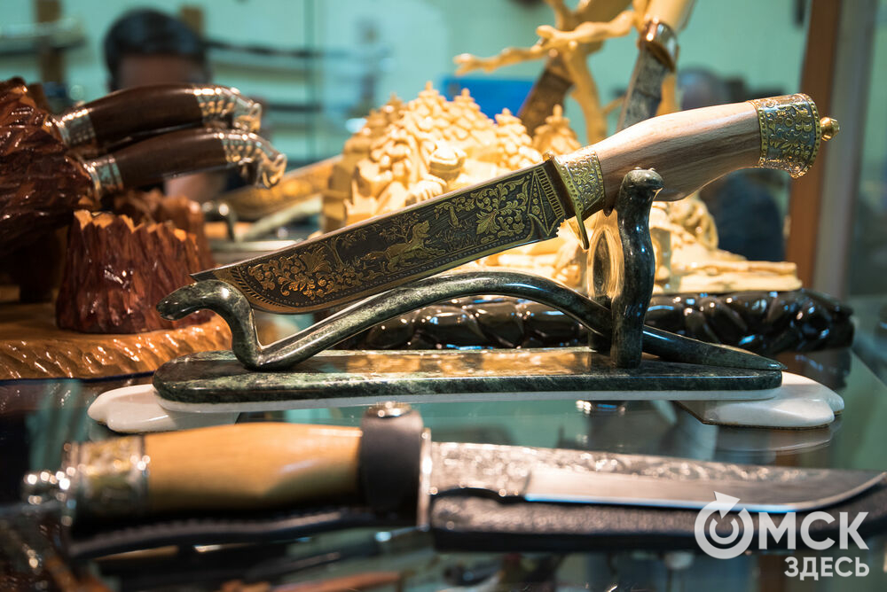 В магазине УФСИН можно будет купить оружие, сувениры и товары для дачи. Фото: Илья Петров