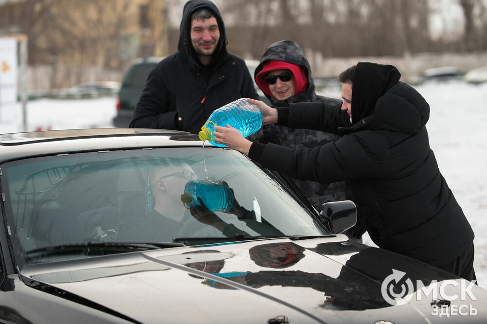 В середине января состоялся первый этап Кубка Омской области по дрифту (18+), организованный Omsk Drift team. Из-за пандемии соревнования прошли без зрителей, в онлайне . Однако менее зрелищными от этого не стали. Фото: Илья Петров