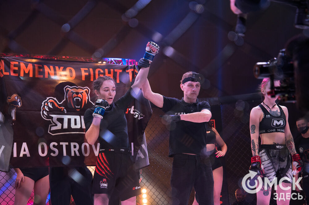 В Омске прошёл турнир ММА, где дебютировала команда Storm Shlemenko Fight Team. Подробности читайте здесь . Фото: Илья Петров