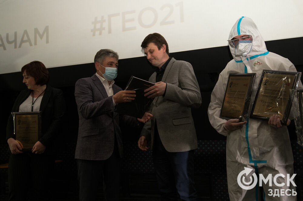 21 апреля в киноцентре "Галактика" состоялось открытие фестиваля документального кино "ГЕО-21". Его тема в этом году - "Пандемия: новая реальность". Подробности читайте здесь . Фото: Илья Петров
