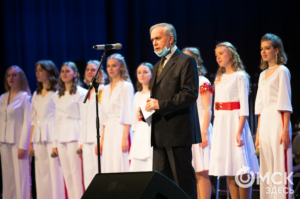 В Омской филармонии состоялся праздничный концерт, посвящённый 60-летию ДШИ № 6. Фото: Илья Петров