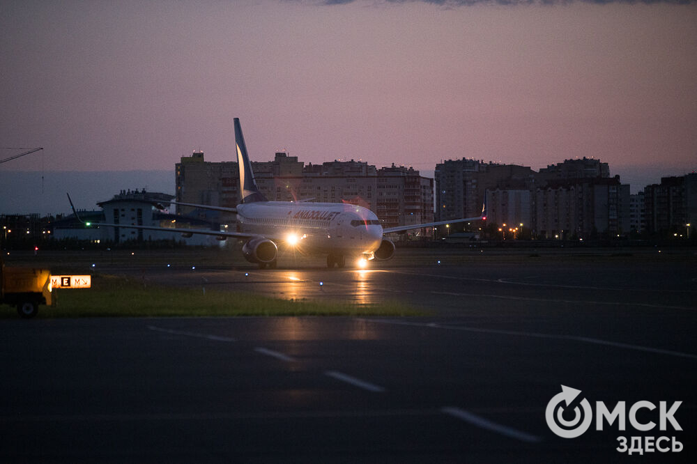 В Омском аэропорту состоялся летний споттинг. Наш фотограф Илья Петров также стал участником этого события и сделал красивые кадры.