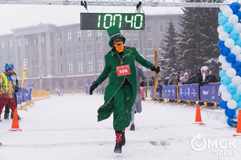 7 января легкоатлеты начали новый беговой сезон, выйдя на 30-й Рождественский полумарафон. Более тысячи бегунов из 13 стран преодолели самую холодную трассу мира. Фото: Илья Петров