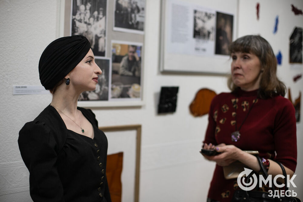 В галерее современного искусства POLINA ZAREMBA ART GALLERY прошло открытие выставки "Выше радуги" (12+), посвящённой омскому художнику Сергею Бутакову. Фото: Елизавета Медведева